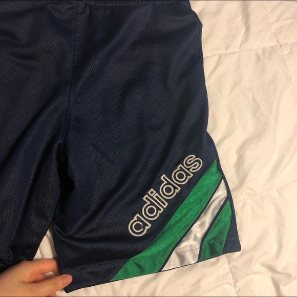 Men lightweight athletic shorts adidas small - Picture 2 of 3